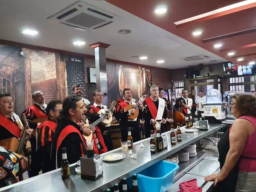 Cervecer&iacute;a Los Medios