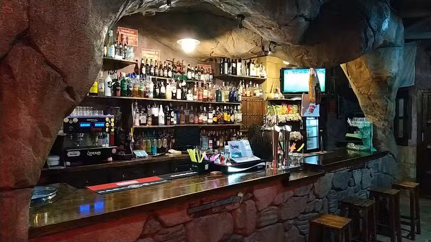 Cervecer&iacute;a Pub La Caverna