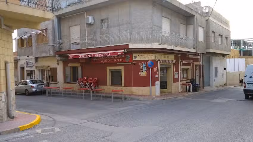 Cervecer&iacute;a Quinticos