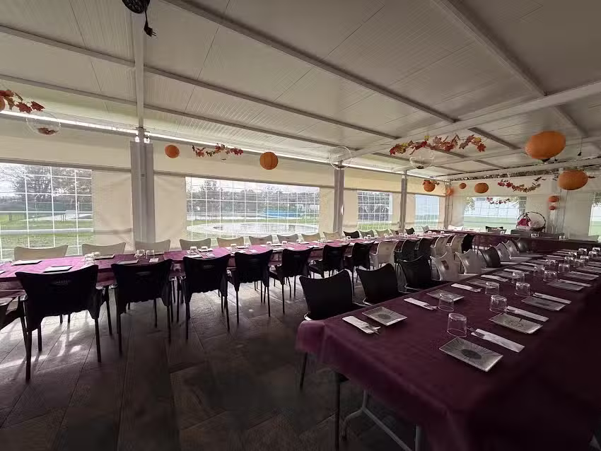 Cervecer&iacute;a-Restaurante La Piscina