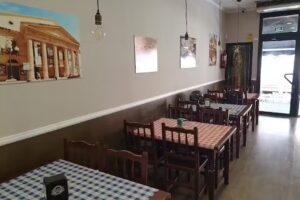 Cervecer&iacute;a&Taperia La Corona