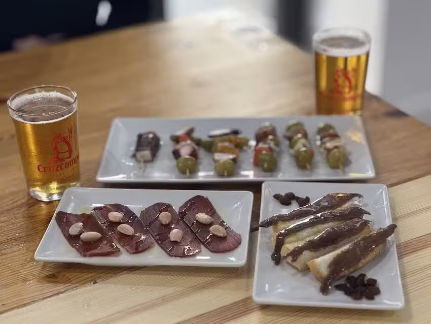 CERVECER&Iacute;A Y COPAS EL VAR