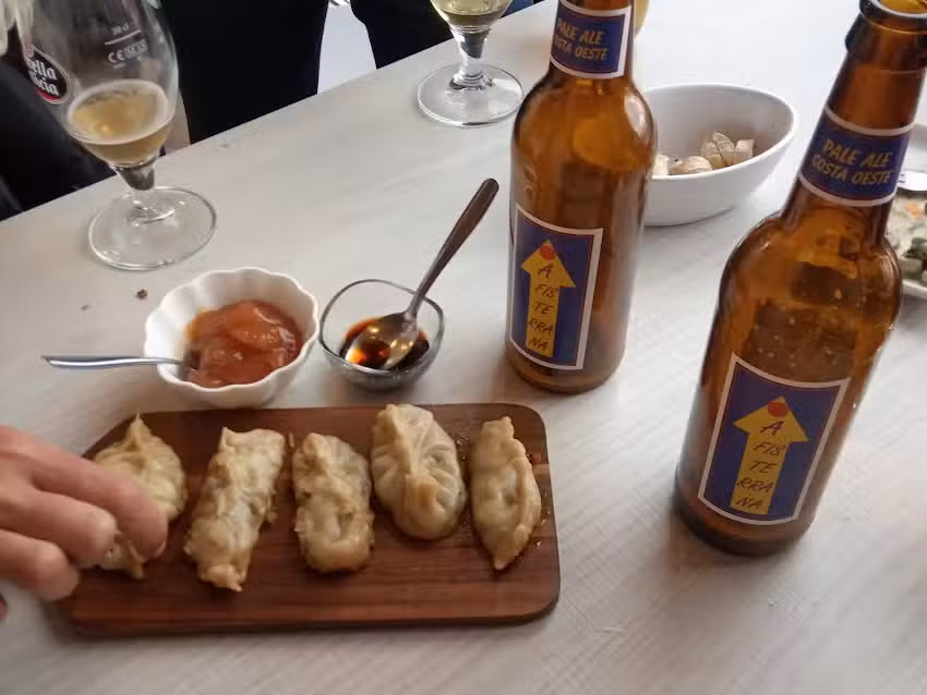 Cervexa artesa A Fisterrana e A Muxiana