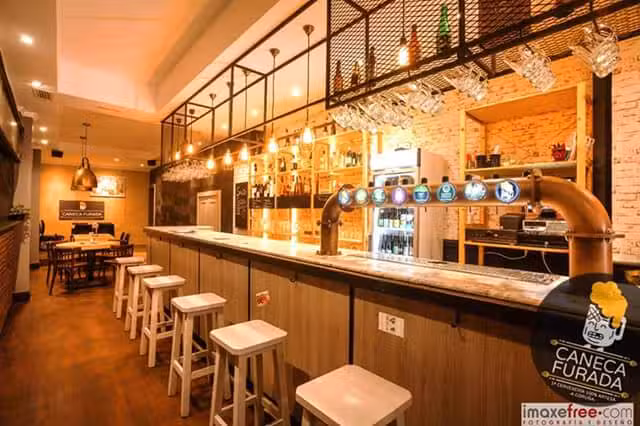 Cervexer&iacute;a Artes&aacute; Caneca Furada