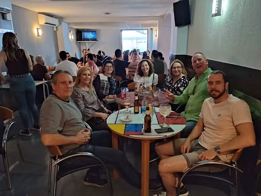 Chaplin Cafe &ndash; Copas &ndash; Gins &ndash; Cervezas &ndash; Tardeo