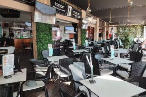 CHARLIE’Z & FRIENDS