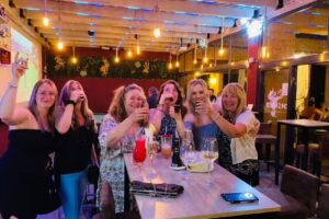 Chipper C&oacute;ctel Bar