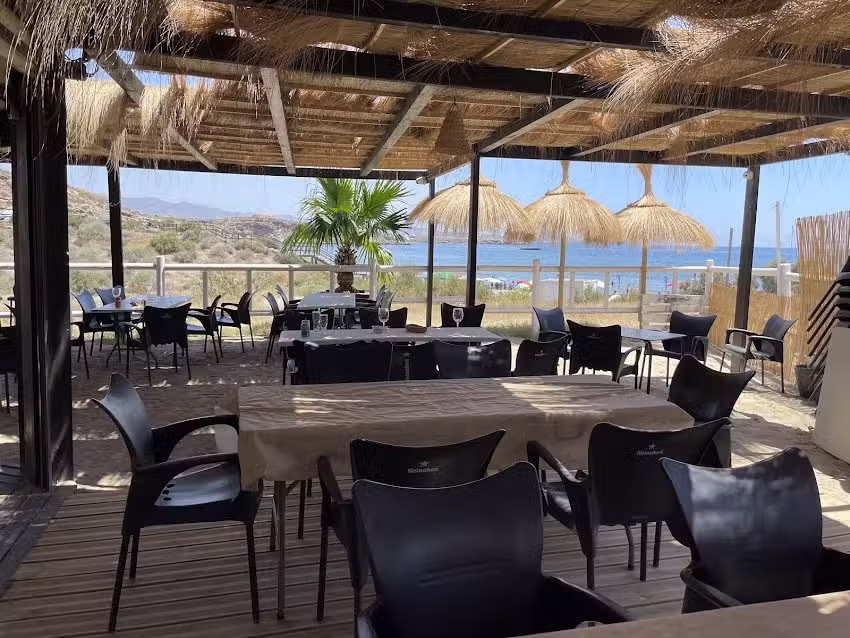 Chiringuito Cuatro Calas Aguilas servicios tur&iacute;sticos