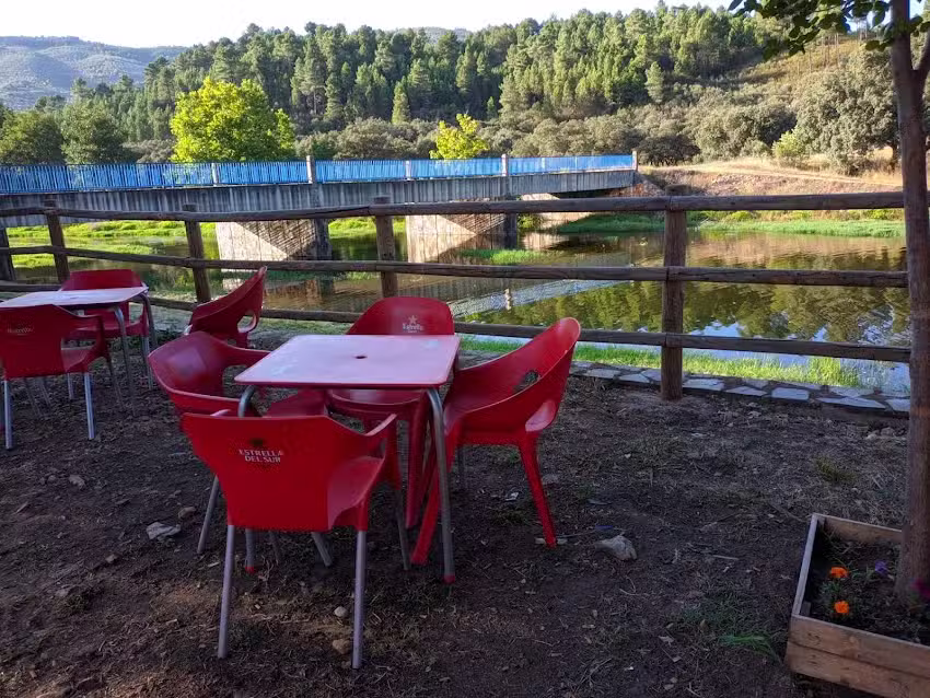 Chiringuito en la piscina natural de Azabal
