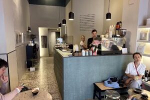 CHROMATIC Caf&eacute;