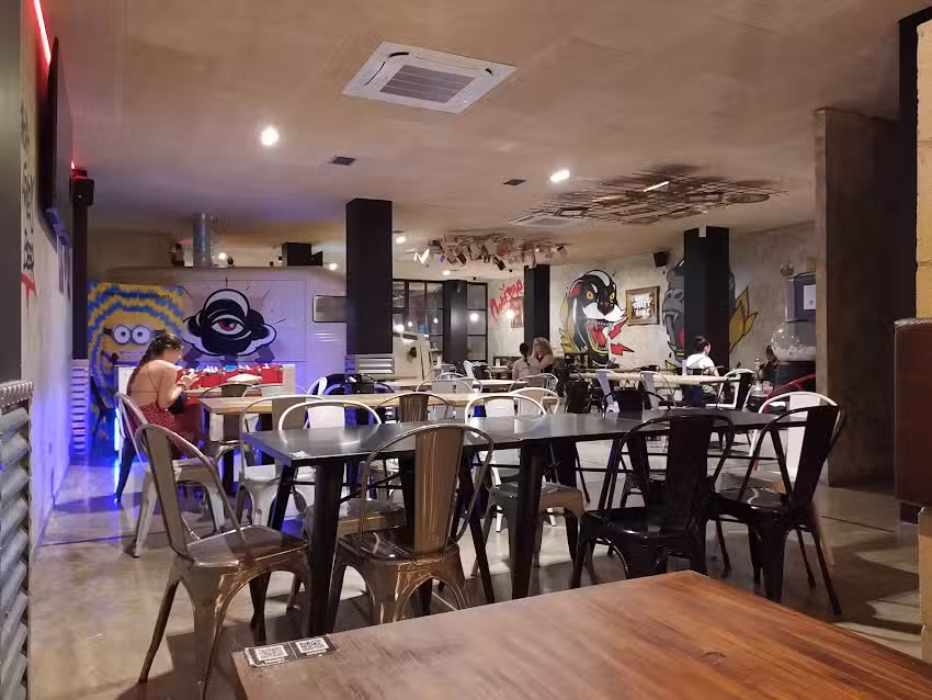 CLANDESTINE URBAN BAR