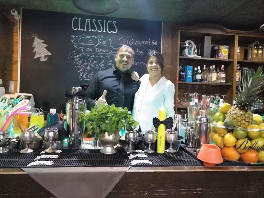 CLASSICS CAFE