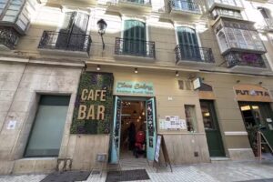 Claus Bakery Cheesecake Factory CAF&Eacute; BAR