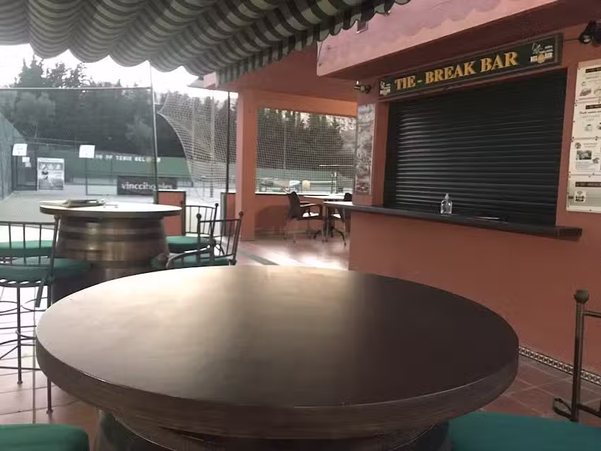 Club De Tenis Y Padel Bel Air