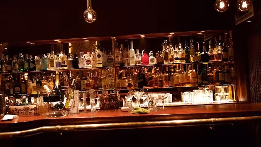 COBBLER COCKTAIL BAR