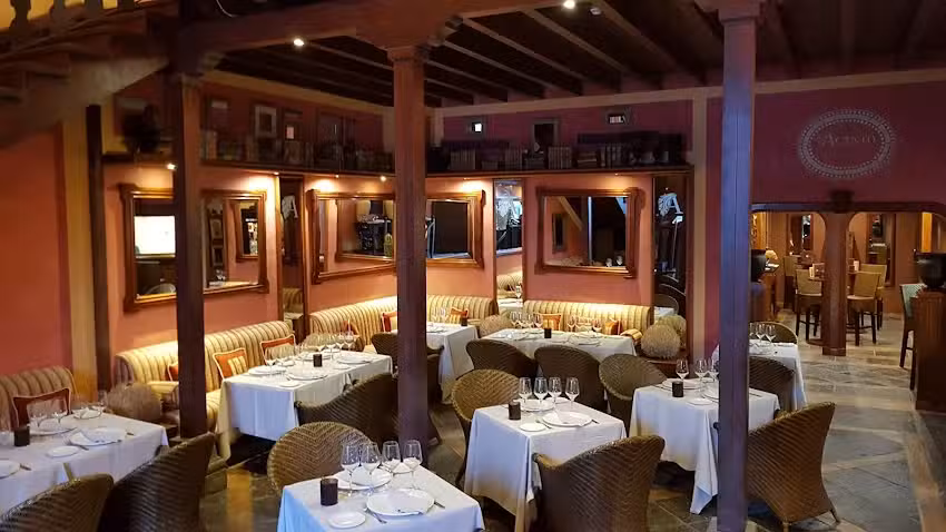 Cocktail Lounge Bar Acanto