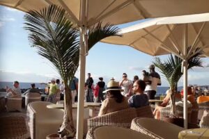 Coco Beach Sunset Bar