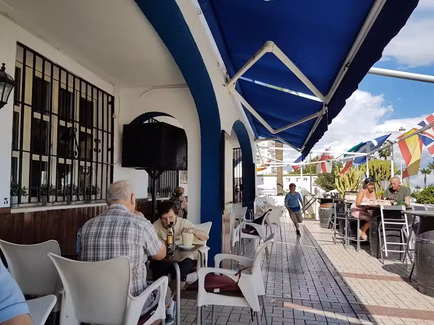 Coco&rsquo;s Sports Bar