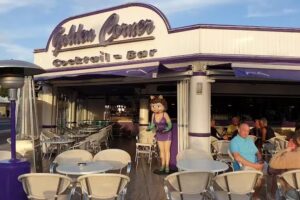 Cocteler&iacute;a Golden Corner