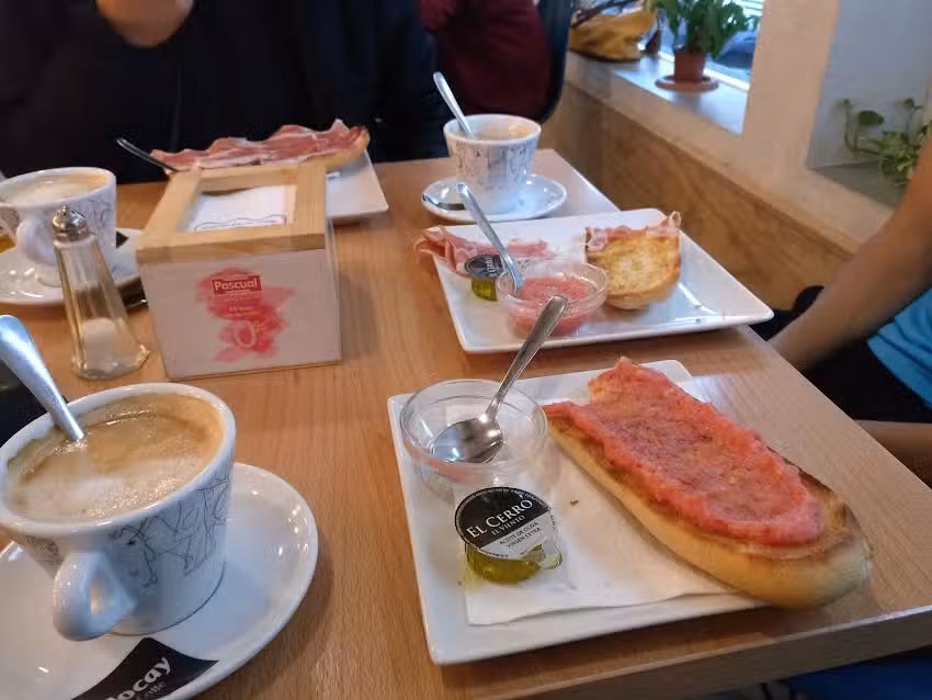 Confleti Caf&eacute;-Bar