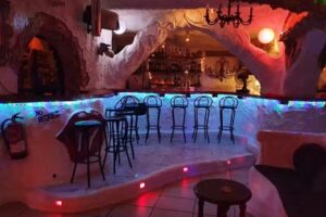 Cova Dino&rsquo;s Musical Bar Karaoke