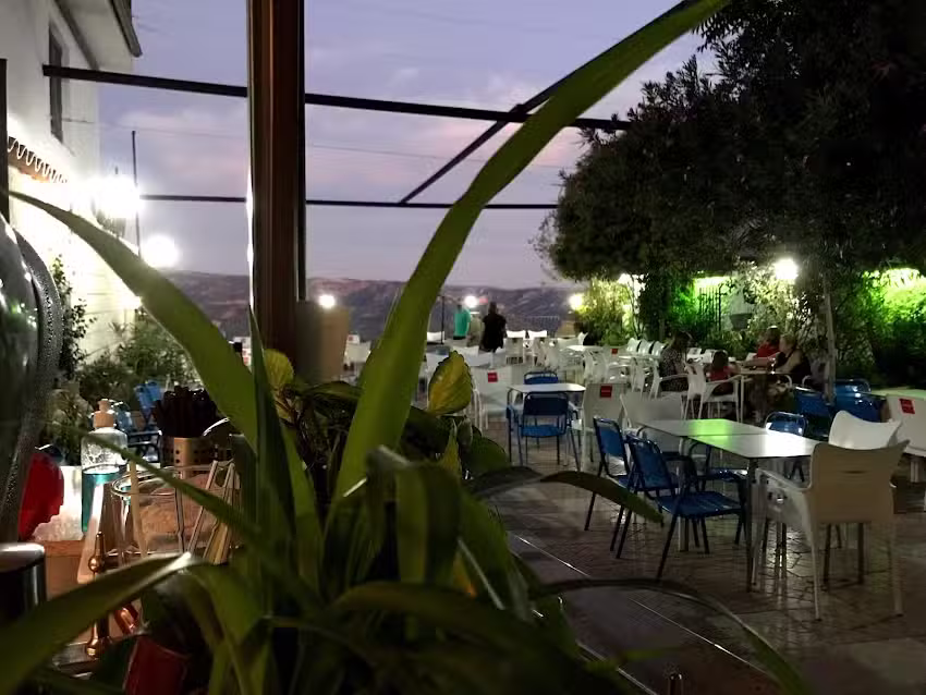 Crater. Terraza, Gastrobar