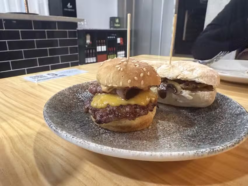 Croquetas y Montaditos