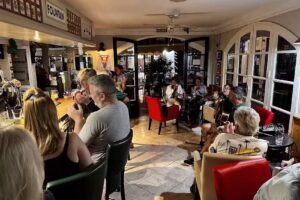 Dail Fountain Irish bar