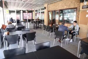 DANDO CA&Ntilde;A GASTRO-BAR.