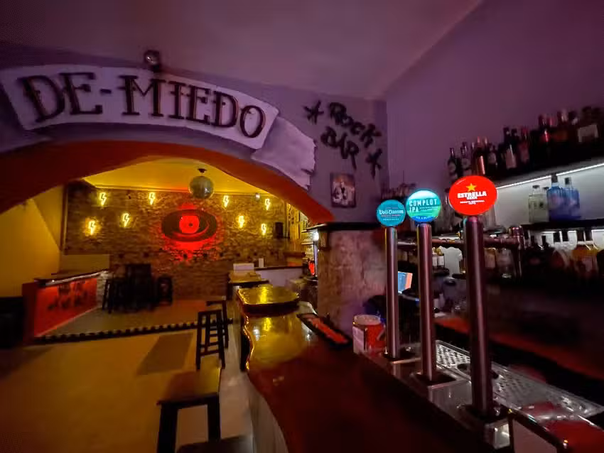 De Miedo Rock Bar