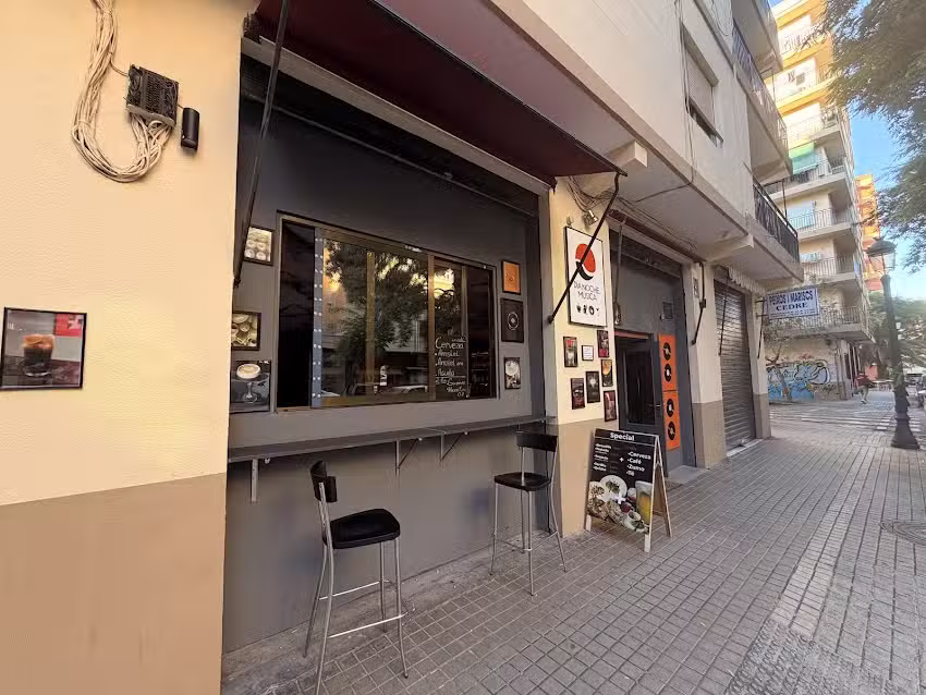 Dia.Noche.Musica Cafe-Bar