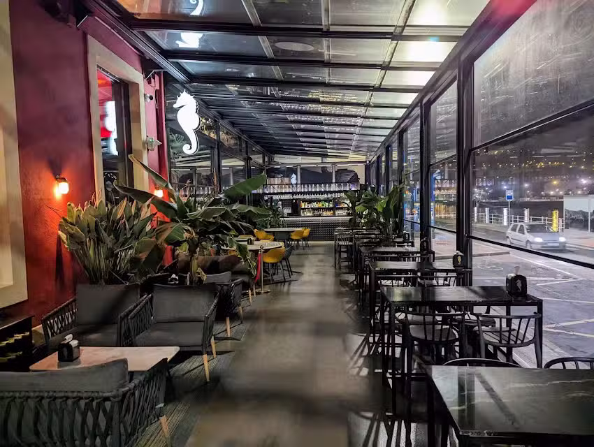 Dike 1 &ndash; Cocktail Bar & Restaurante