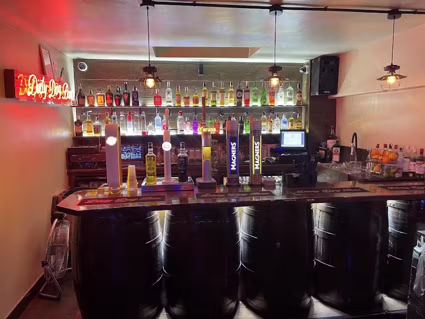 Dirty Dog Bar