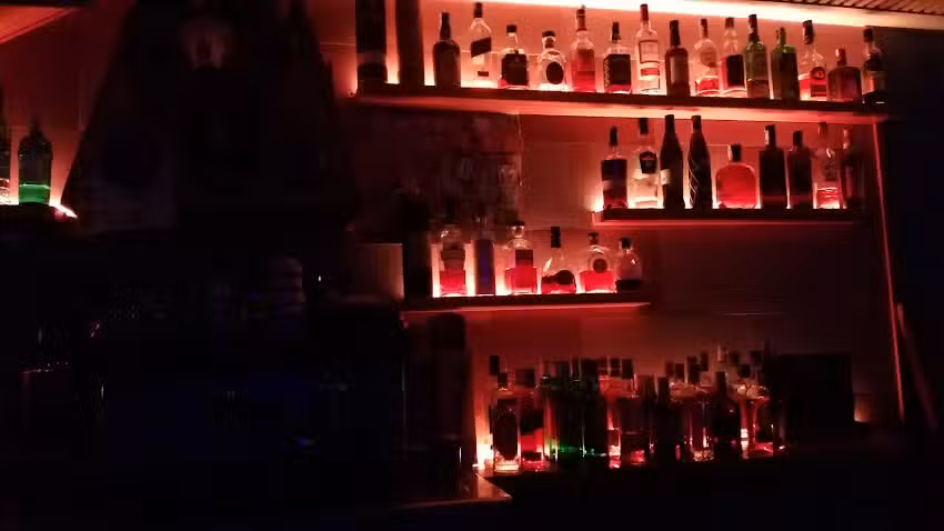 Disco Pub Cafeter&iacute;a El Refugio