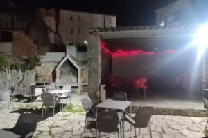 Disco Pub Distinto Punto