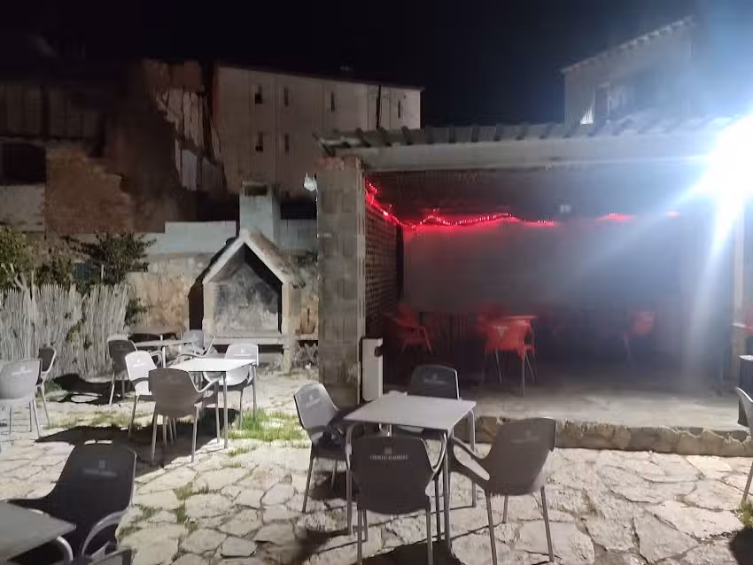 Disco Pub Distinto Punto