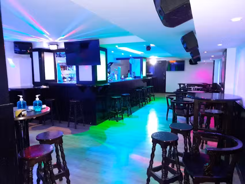 Disco Pub Latino karaoke La Gozadera