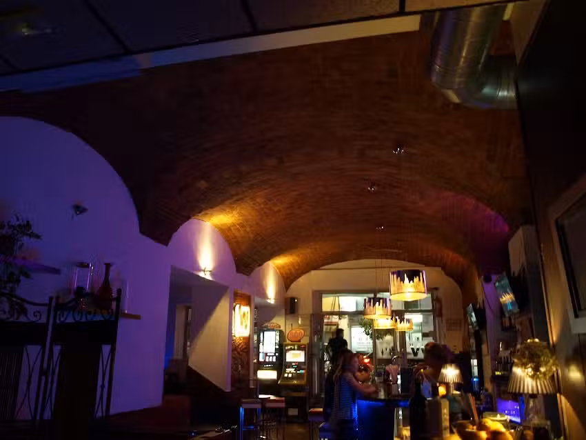 DISCOBAR COCTELERIA ZAFRA WHAT&rsquo;S UP