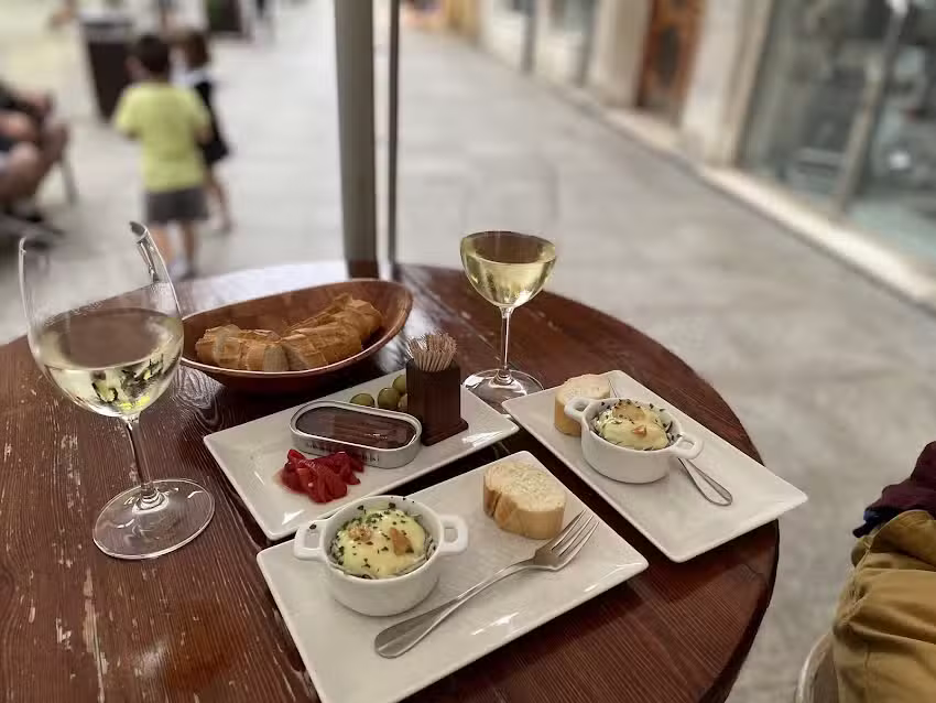 Don Vino Santo&ntilde;a