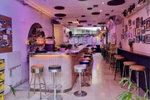 Dreamboat Bar & Deli