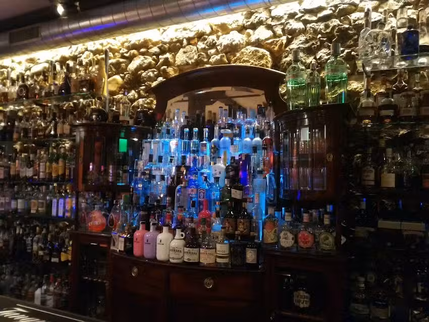 DRUM &ndash; Caf&eacute; &ndash; Pub &ndash; SANTO&Ntilde;A