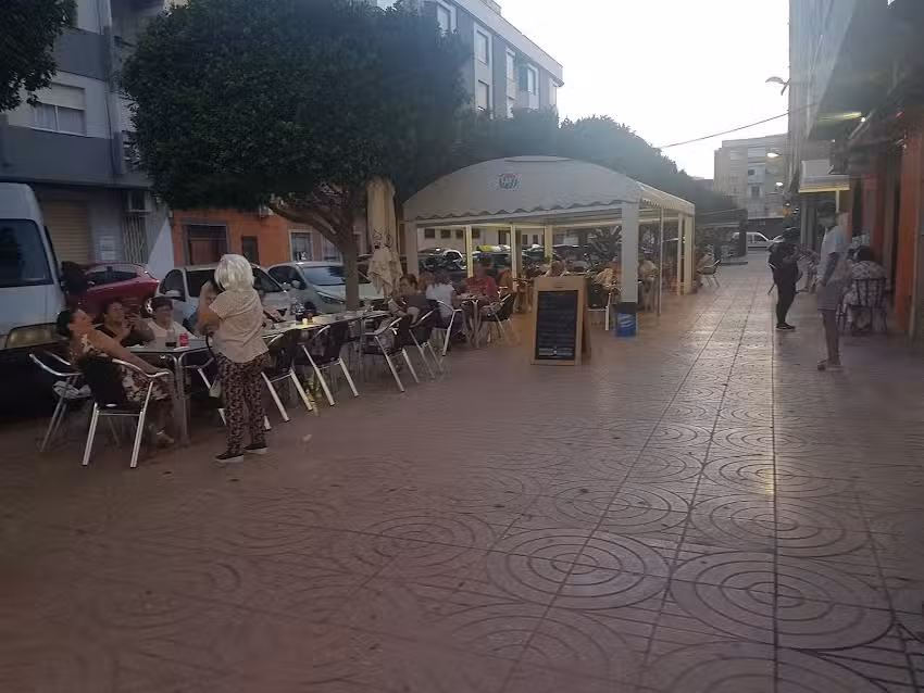 Eclipse cafe bar