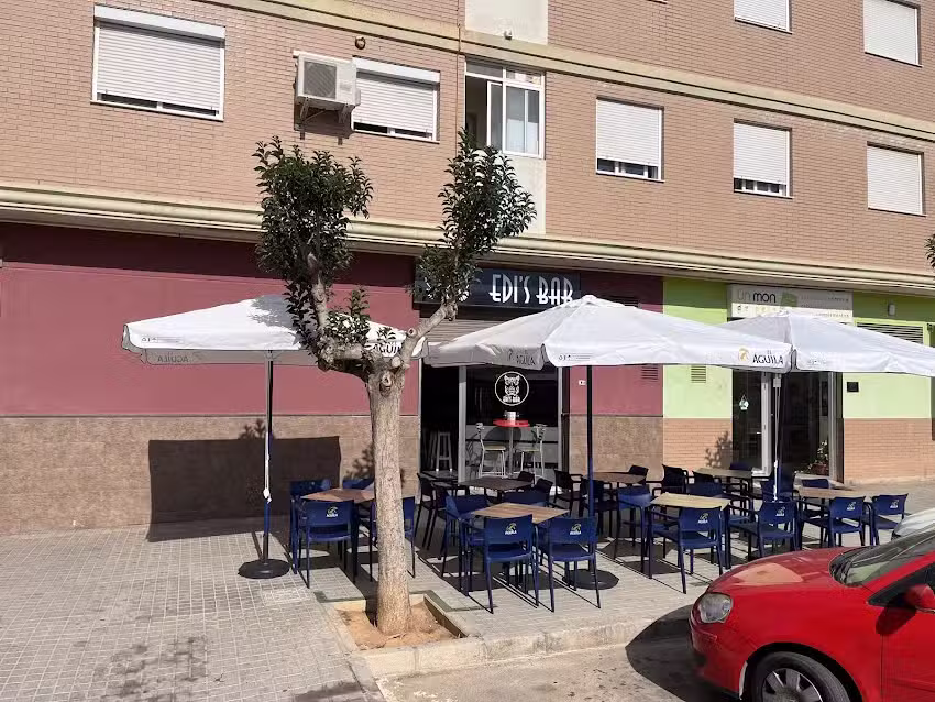 Edi&rsquo;s Bar