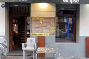 Eklipse caf&eacute; bar