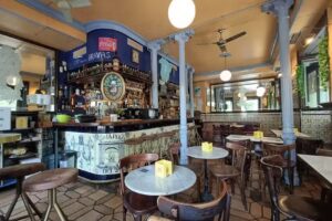 El 2D &ndash; Bar en Malasa&ntilde;a