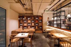 El Almac&eacute;n Wine Bar