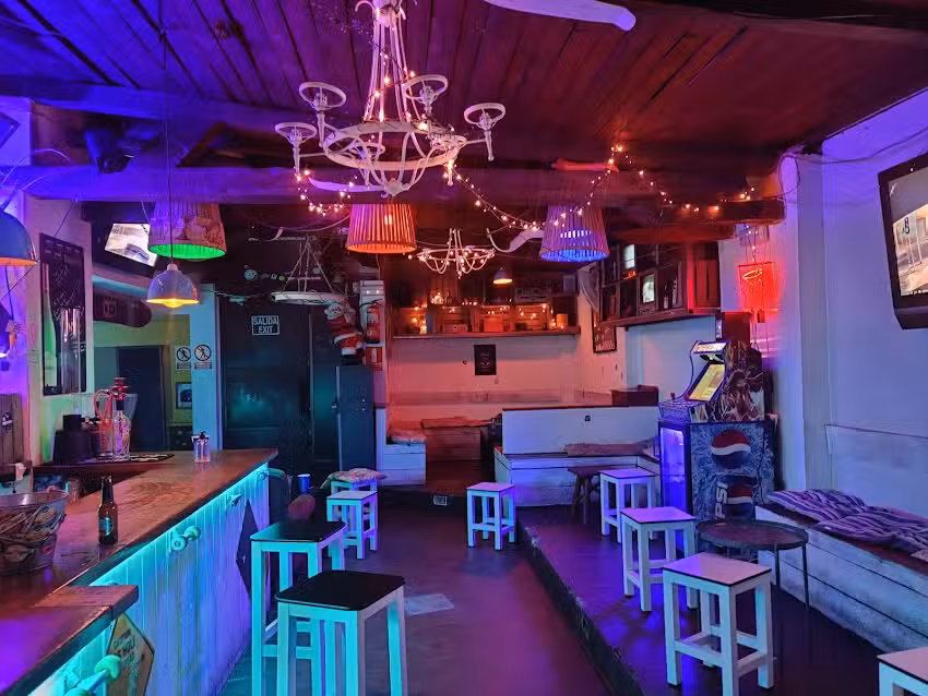 El Antiguo Desv&aacute;n Pub