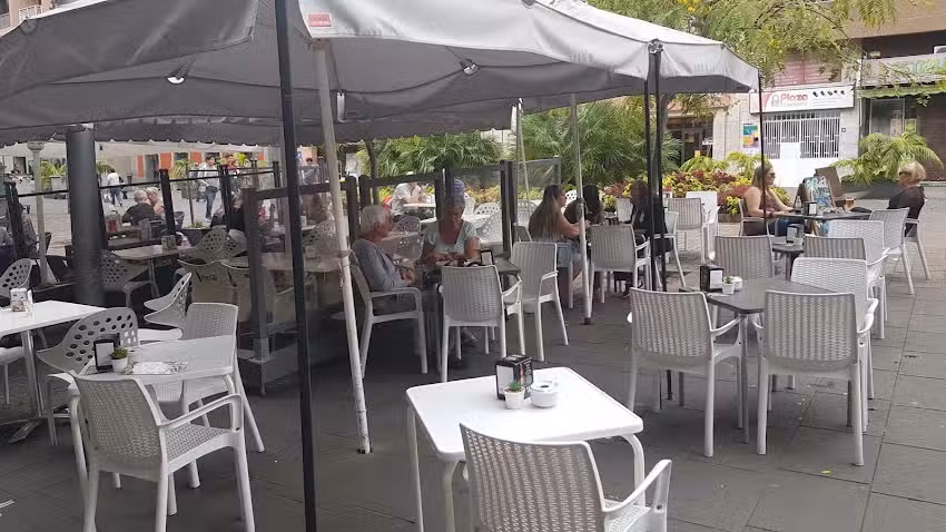 El Bar de las Chicas copas caf&eacute;&rsquo;s