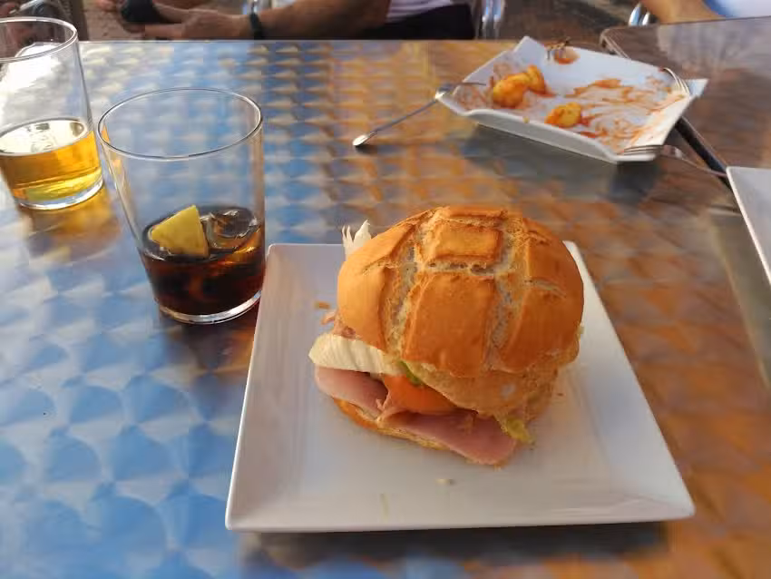 El cafet&iacute;n Ibarra