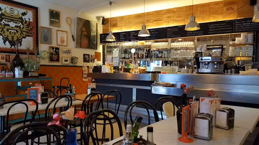 El Casal Caf&eacute; Bar &ndash; Tapas, Vinos y Ostras